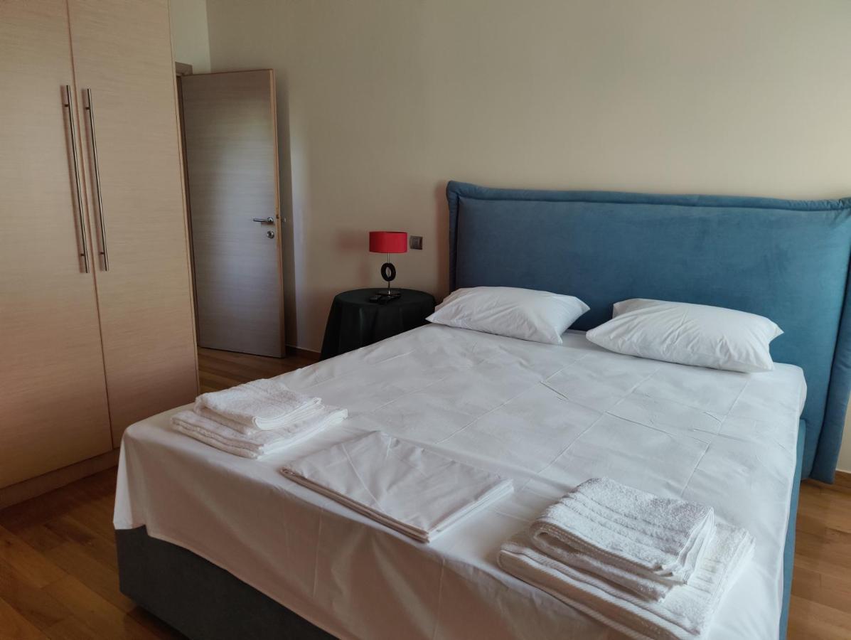 John'S Modern Apartments Artemida Dış mekan fotoğraf